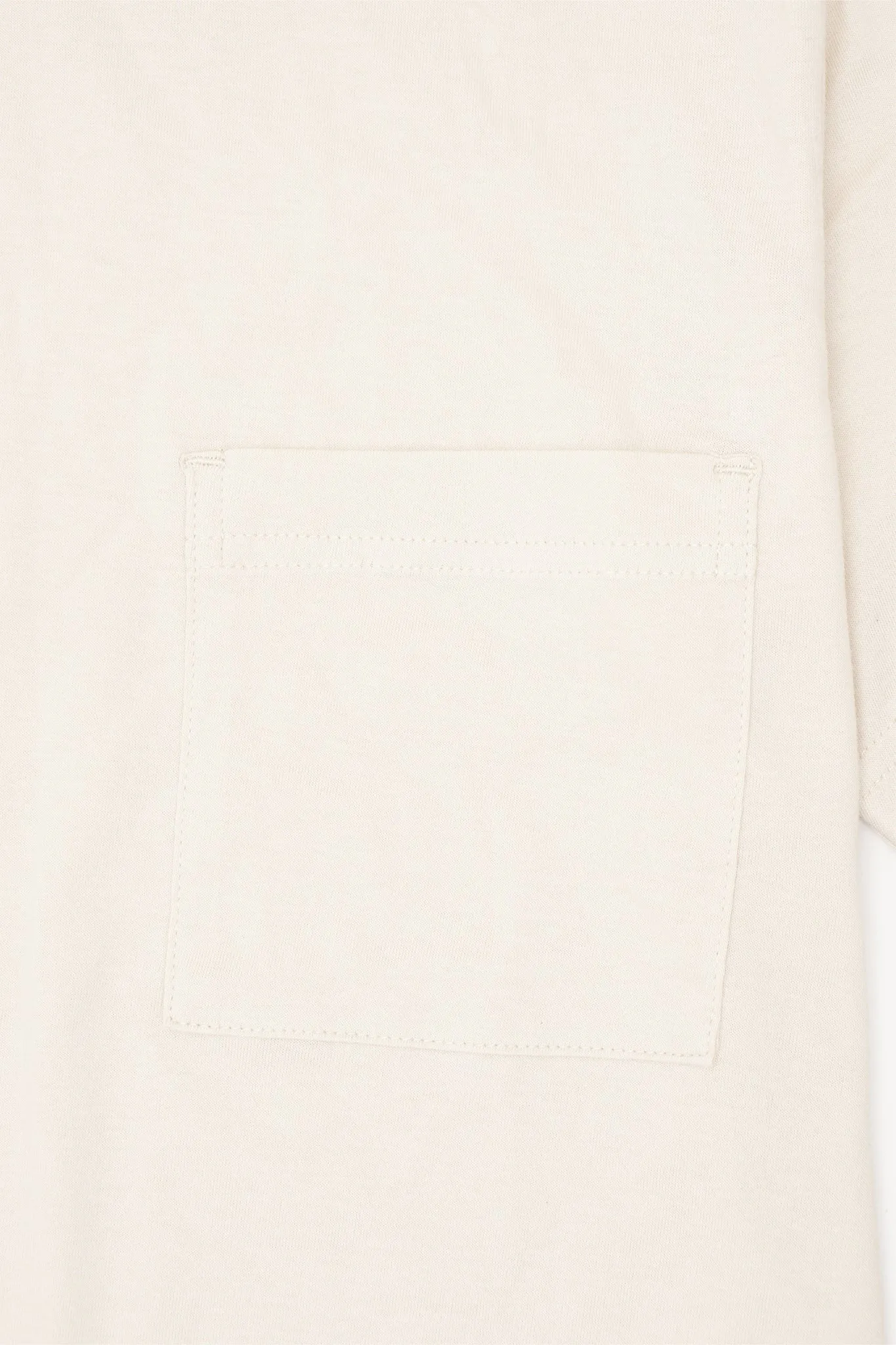 CLASSIC LITE POCKET TEE IN OAT