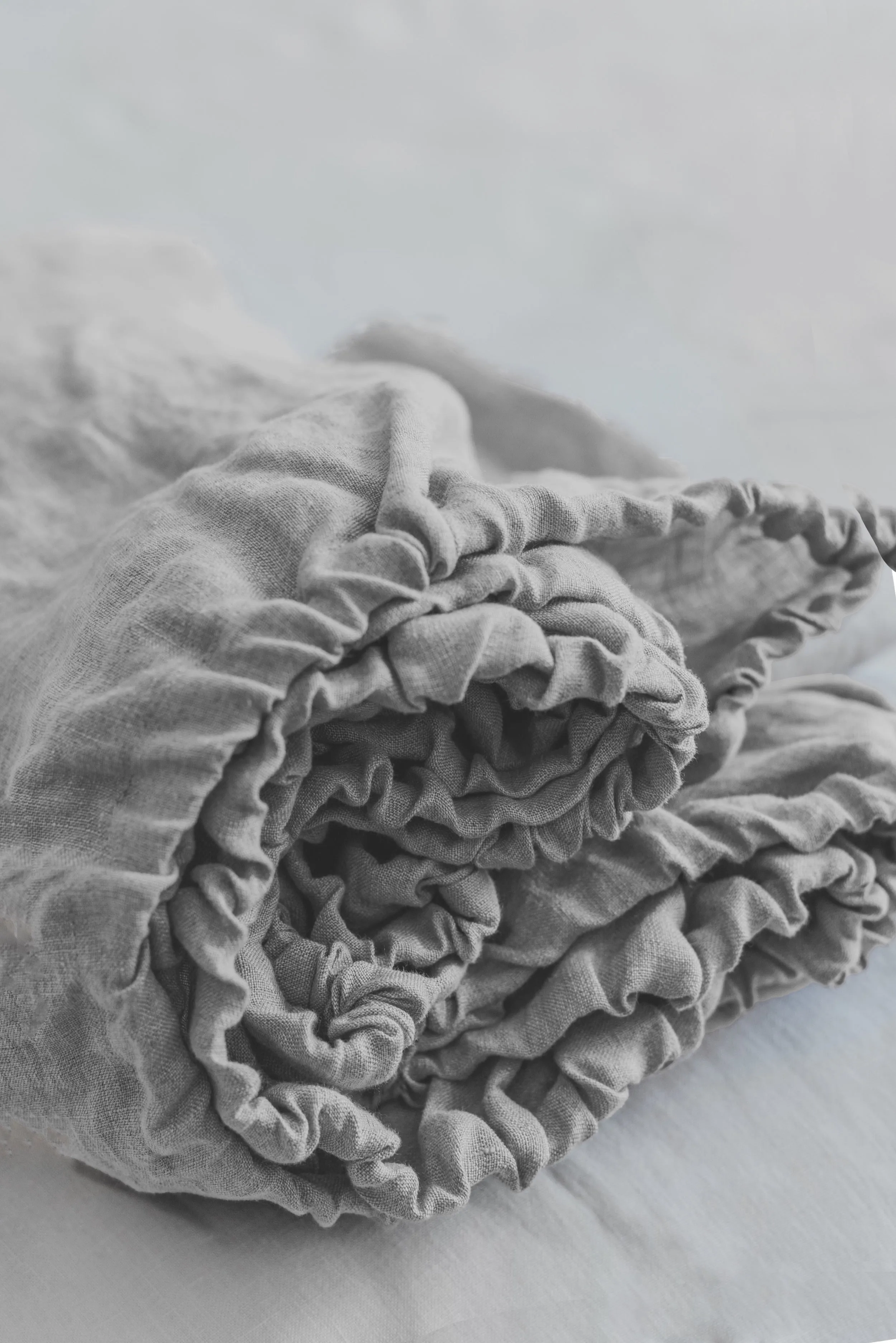 Fitted Sheet and Pillowcases Set - Light Gray